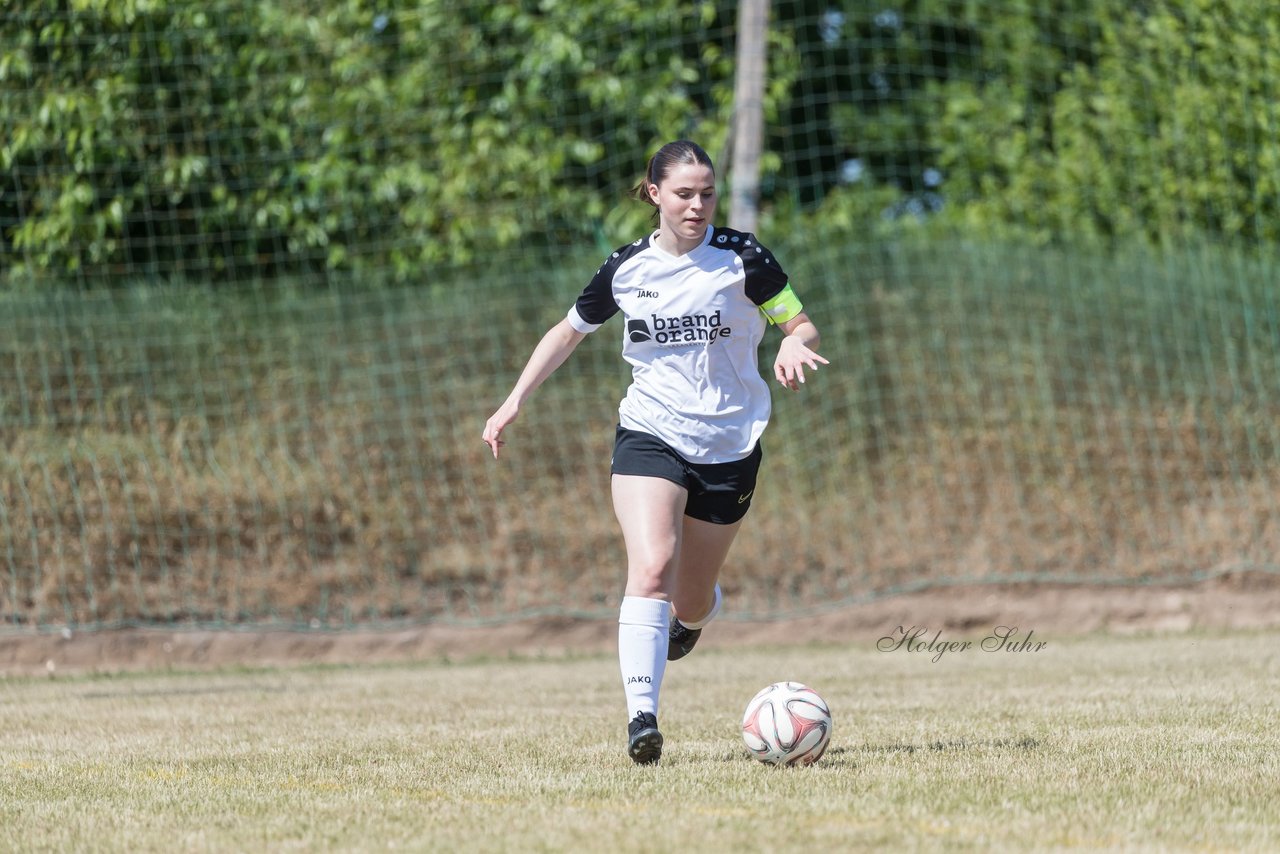 Bild 63 - wBJ TuRa Meldorf/Buesum - JFV Luebeck : Ergebnis: 1:0